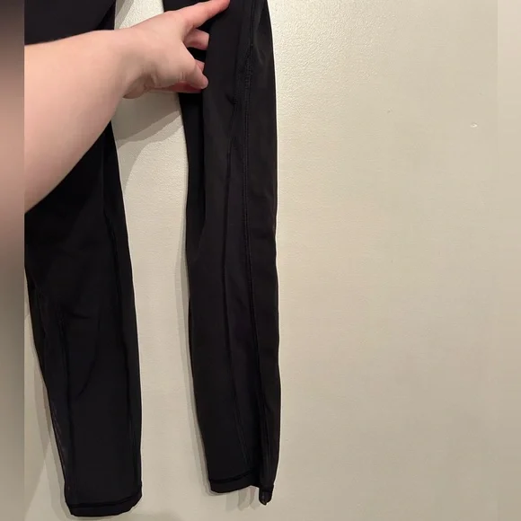 Lululemon Leggings With Mesh Detail - Picture 4 of 7